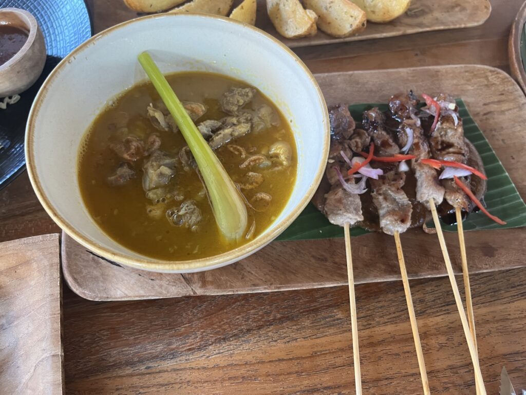 사누르-사테-맛집 