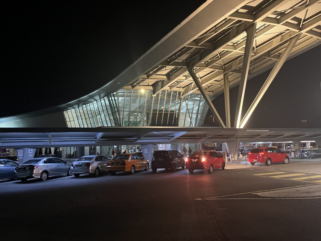 세나이-공항-근처-호텔